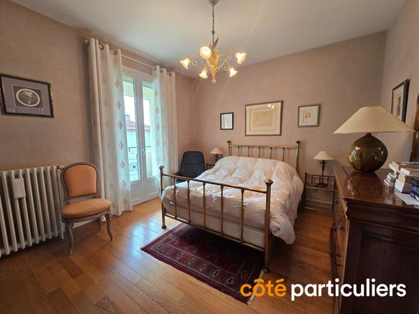 Vente
                Appartement130 m² - 5 Pièces -
                    AGEN (47000)