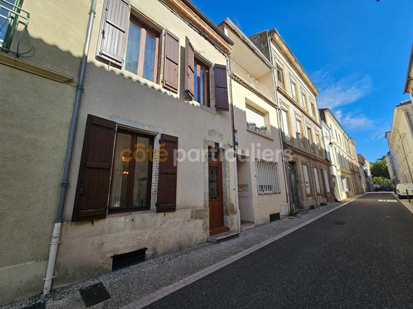 Vente
                Appartement130 m² - 5 Pièces -
                    AGEN (47000)