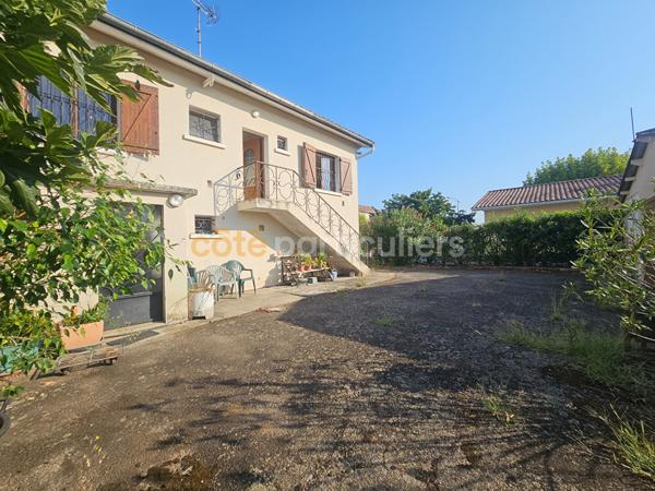 Vente
                Appartement130 m² - 5 Pièces -
                    AGEN (47000)