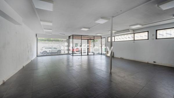 Immeuble 5 pièces - 260 m²