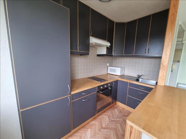 Appartement à louer 681 € CC Bordeaux 2 p 46 m² DPE E