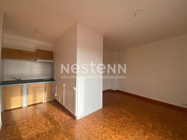 Appartement T2 - La Ferté-Alais - 2 places de parking, 1 cave.