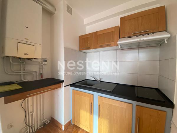 Appartement T2 - La Ferté-Alais - 2 places de parking, 1 cave.