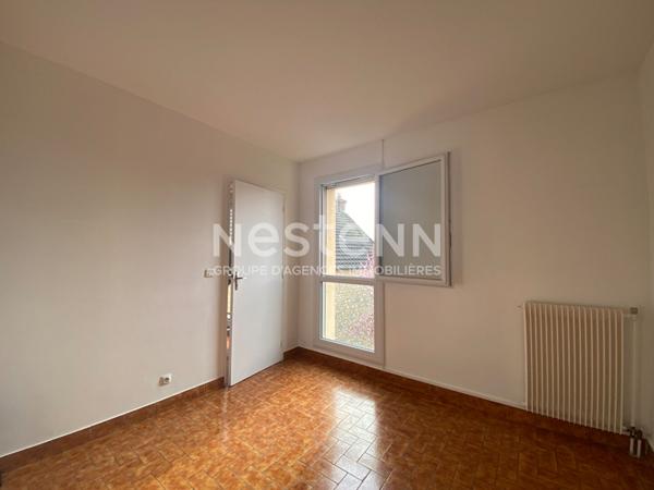 Appartement T2 - La Ferté-Alais - 2 places de parking, 1 cave.