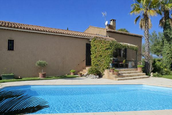Maison familiale 222 m² avec piscine et jardin paysager à Bandol – Quartier résidentiel recherché