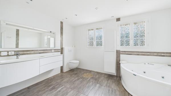 Maison 7 pièces - 207 m²