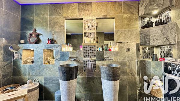 Maison à vendre 4 pièces 195 m² Le Tampon