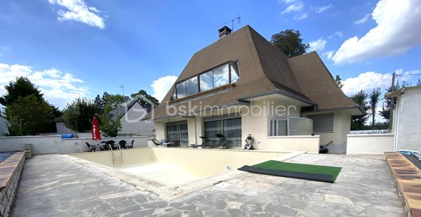 Maison de 330 m²