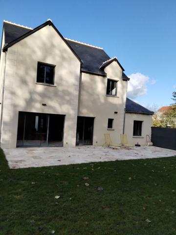 Montlouis-sur-Loire  :  Maison Contemporaine d'Exception - 4 Chambres, État Neuf