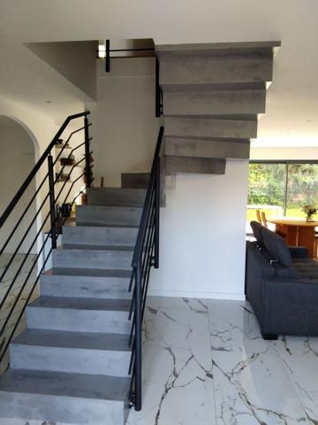 Montlouis-sur-Loire  :  Maison Contemporaine d'Exception - 4 Chambres, État Neuf