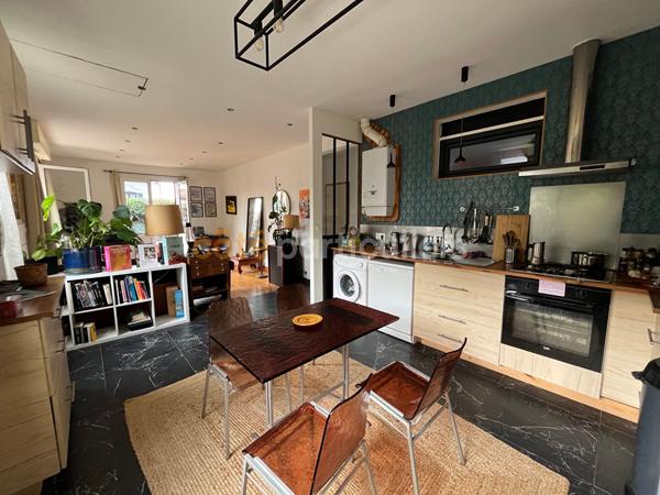 Vente
                Maison66 m² - 3 Pièces -
                    CENON (33150)