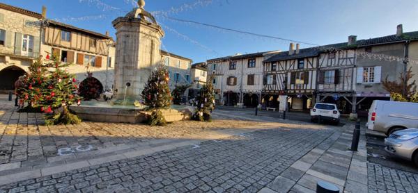 Maison en pierre centre ville d'Eymet