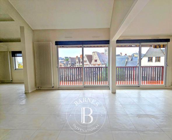 Bourges, Triplex 4 Chambres -  184 m² à vendre