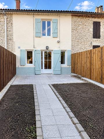 Maison de village en pierre rénovée avec jardin