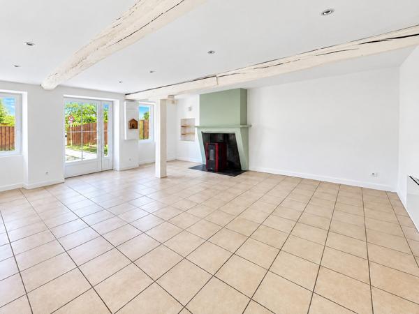 Maison de village en pierre rénovée avec jardin