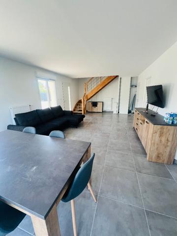 Maison Saran 1 pièce(s) 120 m2 divisée en 4 chambres