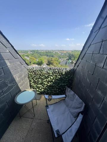 Vente                                                      Appartement
                        
                     2 pièces                      44 m2                     à Dinan