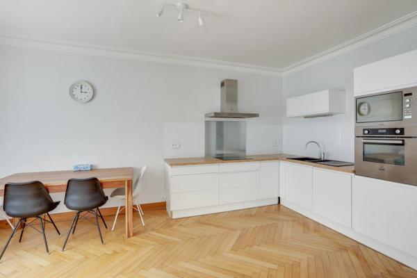 Lyon 6 - Vitton - Appartement meublé de 80.15 m² - Balcon - 2 Chambres