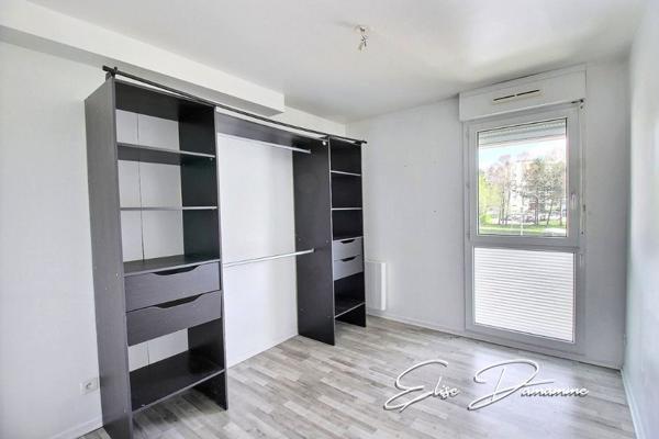 Nouveauté - Appartement lumineux avec terrasse et stationnement dans un environnement calme et verdoyant