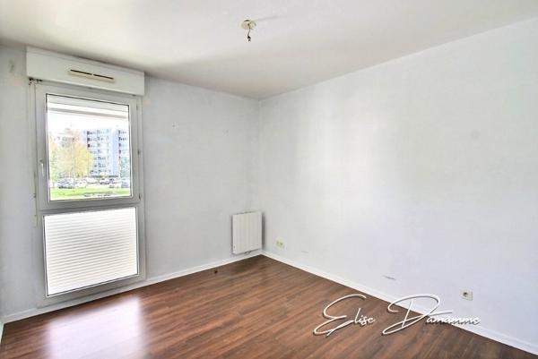 Nouveauté - Appartement lumineux avec terrasse et stationnement dans un environnement calme et verdoyant