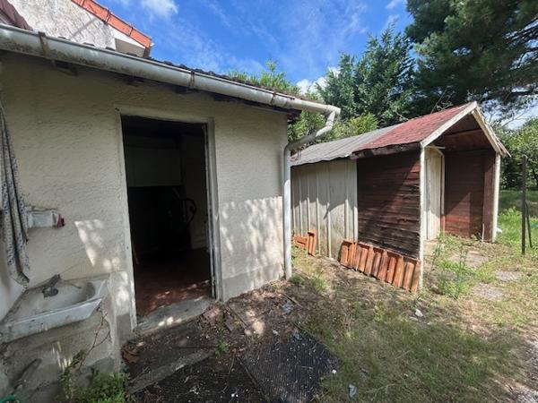 Montlhéry (91310) MONTLHERY - MAISON INDIVIDUELLE DE PLAIN PIED - F4 - 105 M2 AU SOL - JARDIN 1140 M2