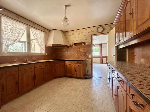 Montlhéry (91310) MONTLHERY - MAISON INDIVIDUELLE DE PLAIN PIED - F4 - 105 M2 AU SOL - JARDIN 1140 M2