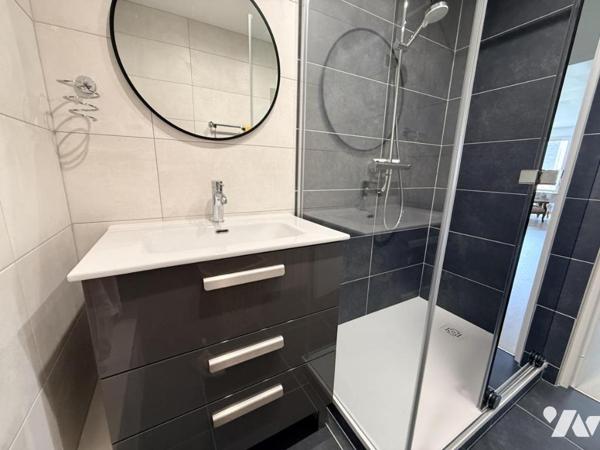 CHERBOURG - APPARTEMENT 2 CHAMBRES AVEC ASCENSEUR ET PARKING