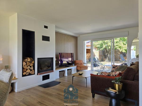 Maison individuelle de plain-pied 4 pièces avec piscine, terrasses, garage et jardin