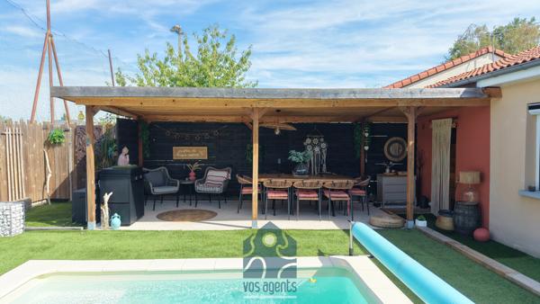 Maison individuelle de plain-pied 4 pièces avec piscine, terrasses, garage et jardin