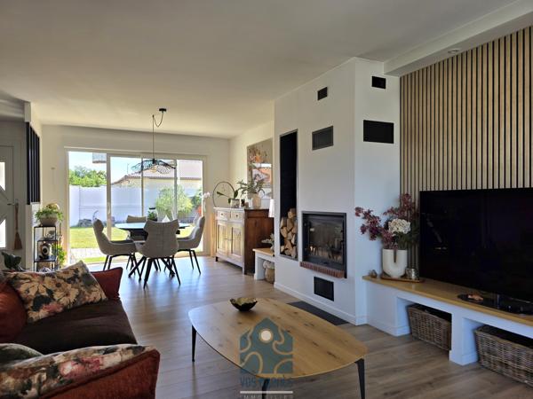 Maison individuelle de plain-pied 4 pièces avec piscine, terrasses, garage et jardin