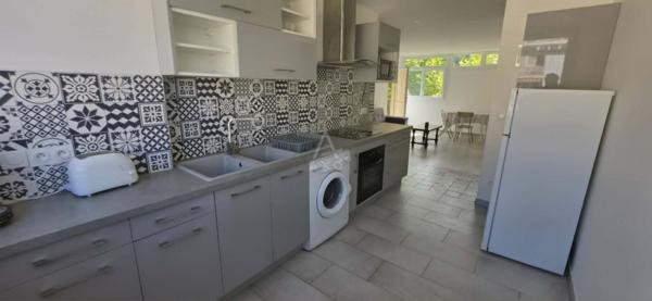 Albertville (73200)  Appartement T3 traversant entièrement rénové avec balcon, loggia et vue dégagée sur Conflans
