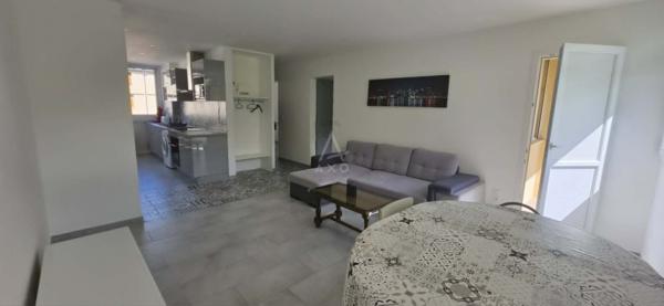 Albertville (73200)  Appartement T3 traversant entièrement rénové avec balcon, loggia et vue dégagée sur Conflans