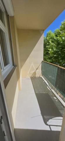 Albertville (73200)  Appartement T3 traversant entièrement rénové avec balcon, loggia et vue dégagée sur Conflans