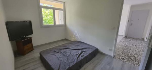 Albertville (73200)  Appartement T3 traversant entièrement rénové avec balcon, loggia et vue dégagée sur Conflans