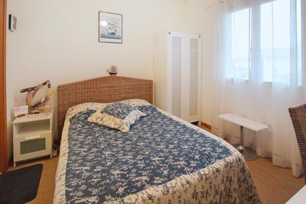 MAISON  D'ARCHITECTE AVEC PISCINE SEMI COUVERTE