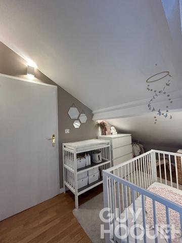 Versailles Chantiers - Dernier étage sous les toits, 56 m² Carrez / 75 m² au sol