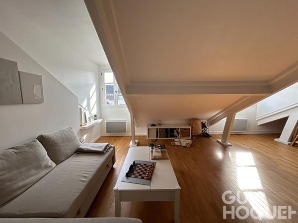 Versailles Chantiers - Dernier étage sous les toits, 56 m² Carrez / 75 m² au sol