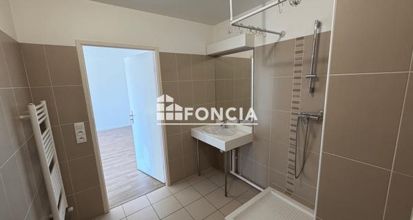 Location Appartement 2 pièces 46.56 m² - Corbeil-essonnes 91100