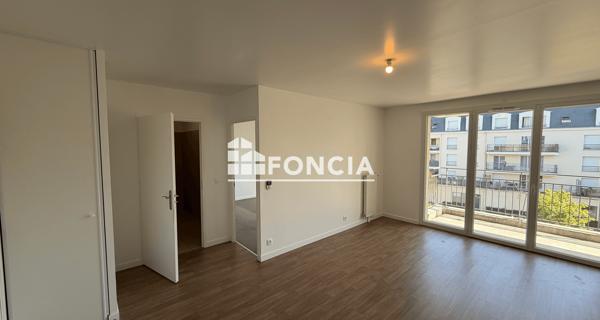 Location Appartement 2 pièces 46.56 m² - Corbeil-essonnes 91100