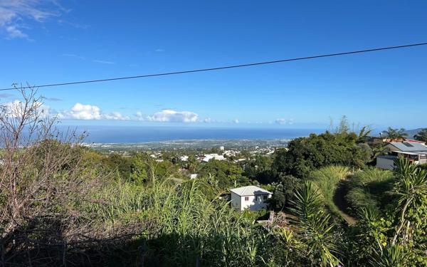 Maison à vendre    10 pièces •  Le Tampon