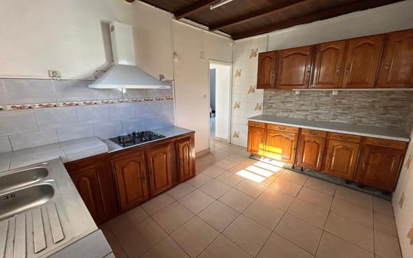 Maison à vendre    10 pièces •  Le Tampon