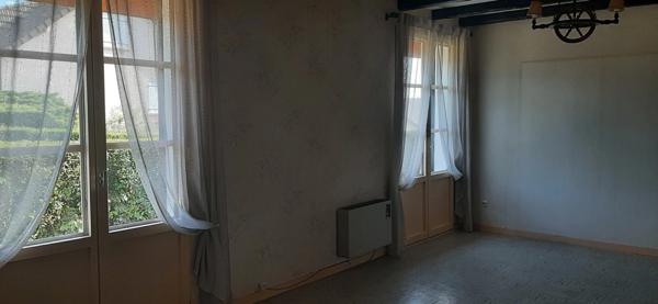 RARE MAISON DE PLAIN PIED DANS UN JOLI QUARTIER RÉSIDENTIEL PAISIBLE
