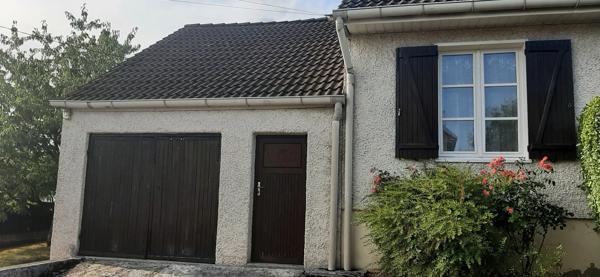 RARE MAISON DE PLAIN PIED DANS UN JOLI QUARTIER RÉSIDENTIEL PAISIBLE