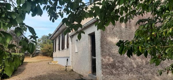RARE MAISON DE PLAIN PIED DANS UN JOLI QUARTIER RÉSIDENTIEL PAISIBLE