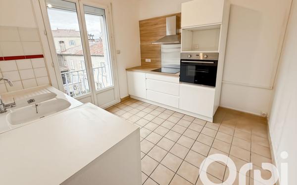 Appartement à louer    3 pièces • 59,91 m2 Bourg-Saint-Andéol