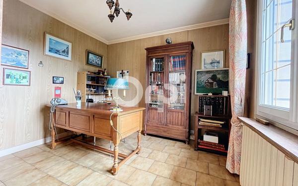 Maison à vendre    7 pièces • 221 m2 Vineuil-Saint-Firmin