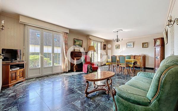 Maison à vendre    7 pièces • 221 m2 Vineuil-Saint-Firmin