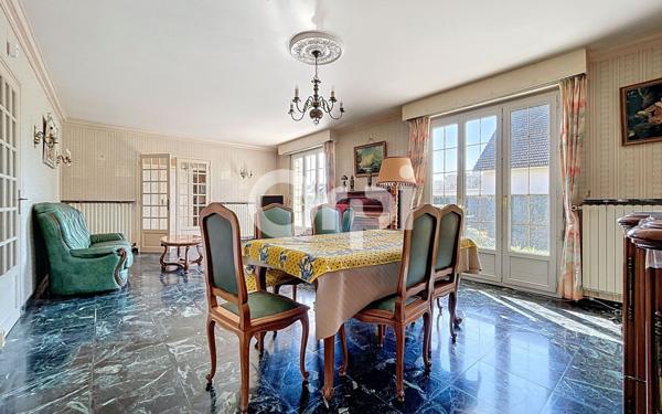 Maison à vendre    7 pièces • 221 m2 Vineuil-Saint-Firmin