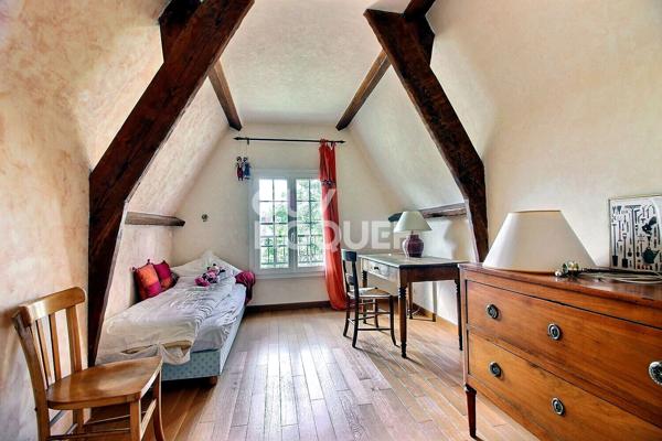 Croissy-sur-Seine, Maison de famille au calme, jardin plein sud sans vis-à-vis (800 m²)