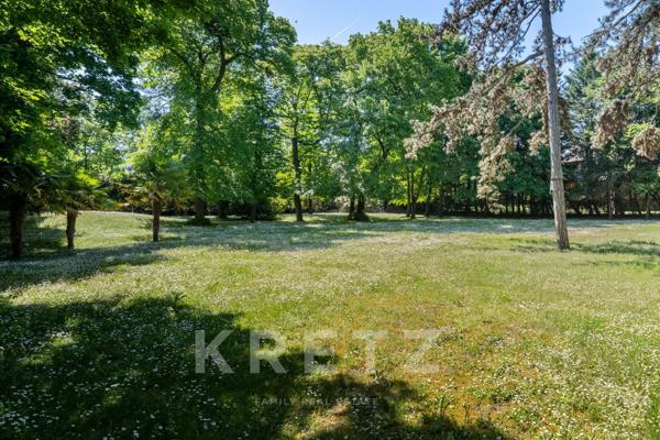 Propriété d’Exception en Bord de Seine
